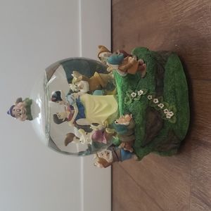 Snow White Snowglobe